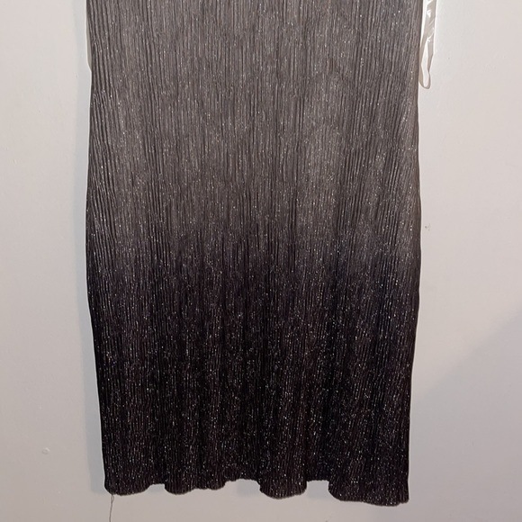 MICHAEL TYLER SLEEVELESS SHINY DRESS - Picture 3 of 6